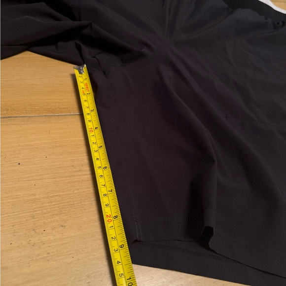 Fabletics XL shorts - Picture 2 of 4